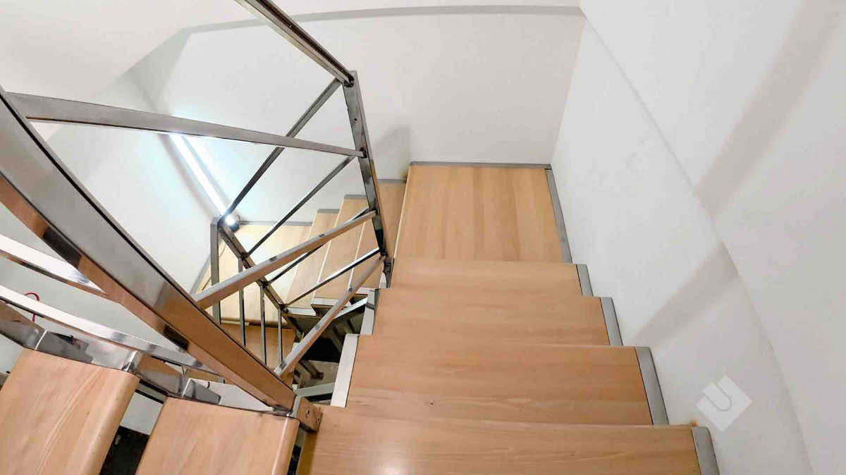 SCALA INOX E LEGNO